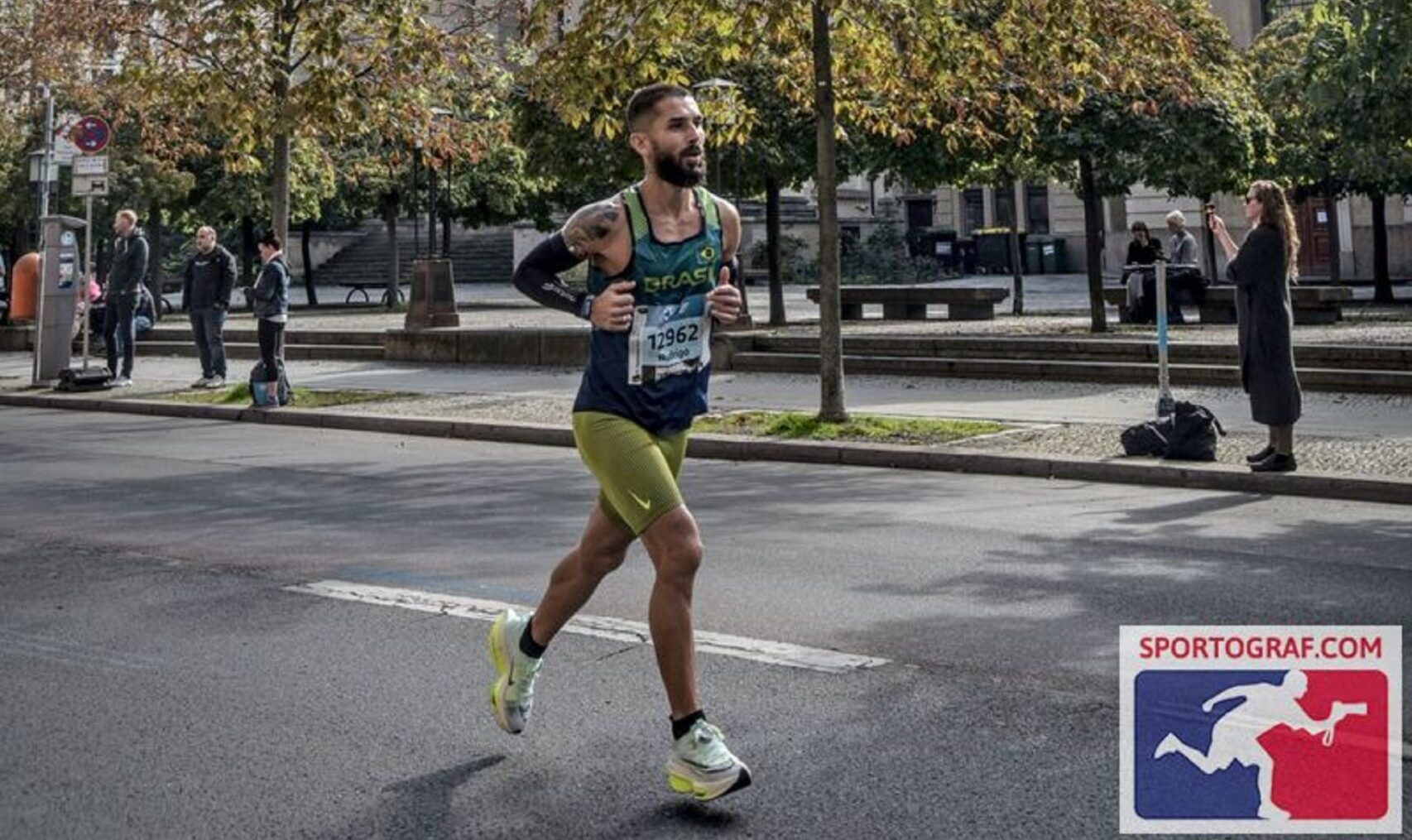 Foto. Corrida. Lateral